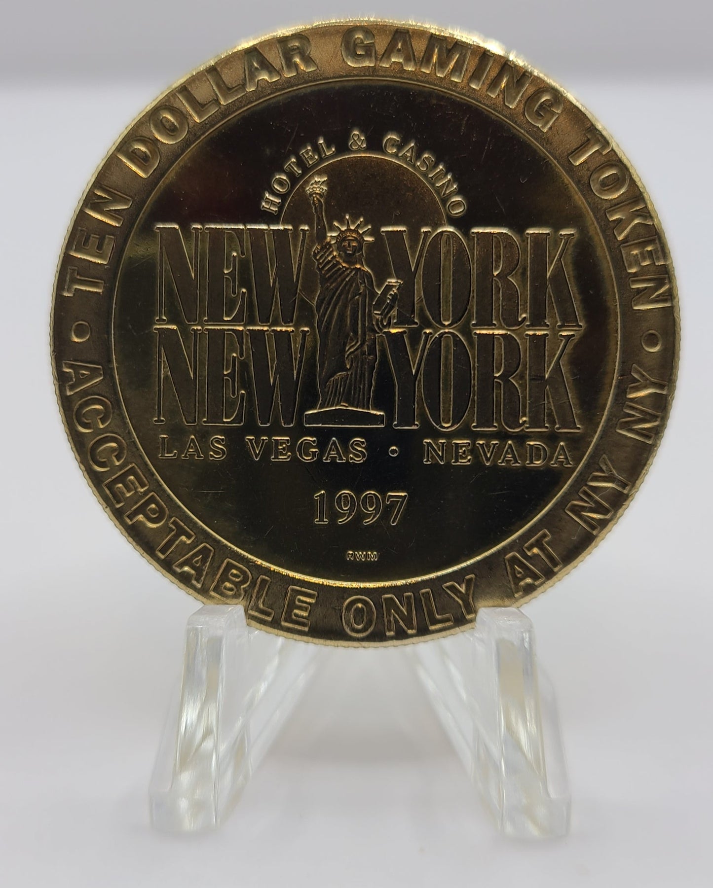 New York New York Hotel "Brooklyn Bridge " Casino Las Vegas NV 1997 $10 Gaming Token
