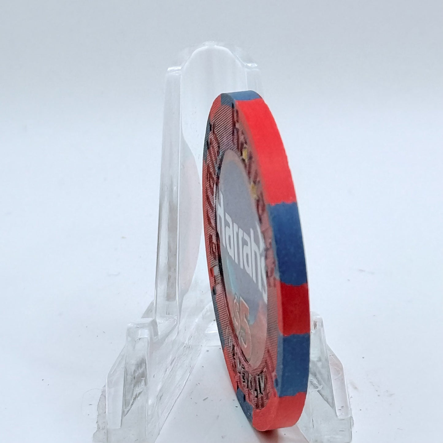 Harrah's Las Vegas Nevada 2002 'Skintight' LE $5 Casino Chip E0972