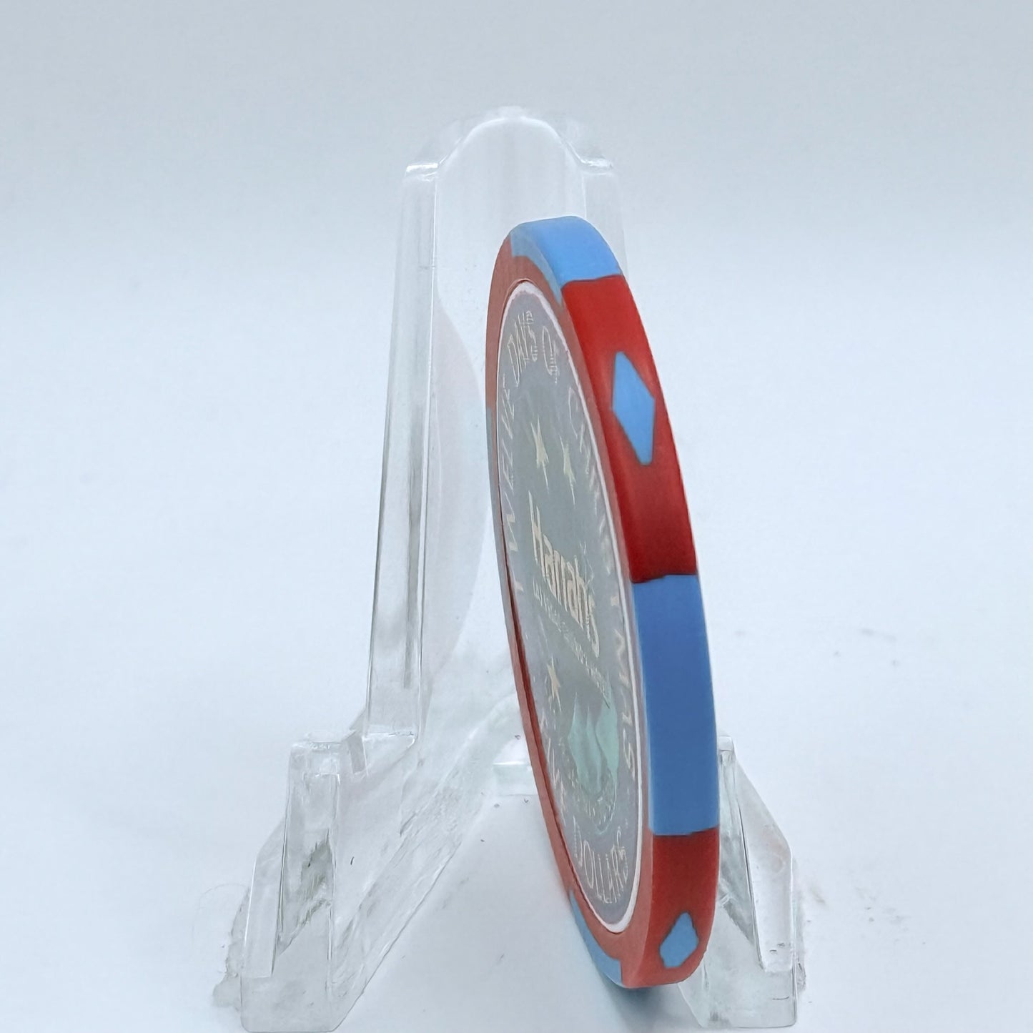 Harrah's Las Vegas Nevada 2002 'First Day Of Christmas - A Partridge In A Pear Tree' LE $5 Casino Chip E0944