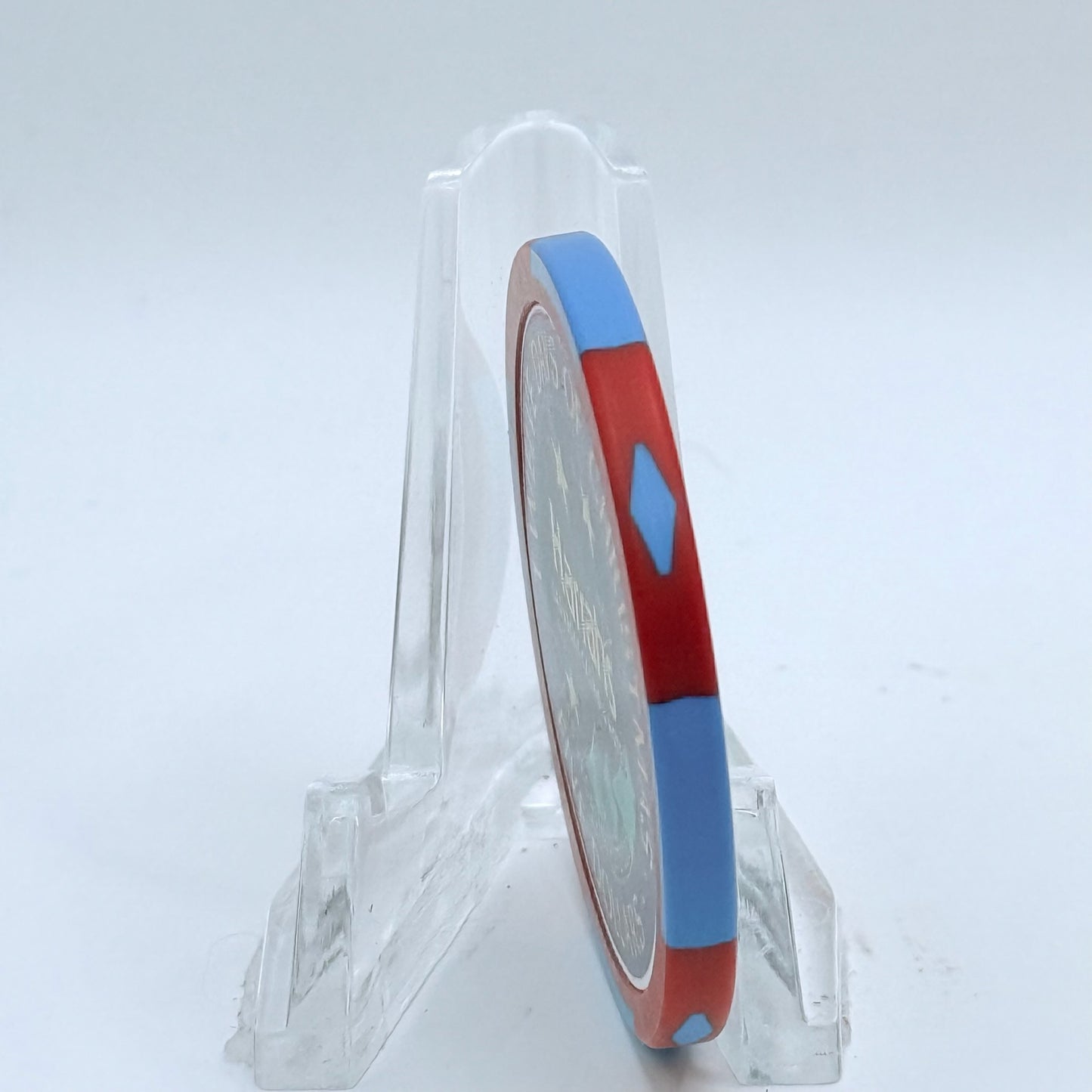 Harrah's Las Vegas Nevada 2002 'Second Day Of Christmas - Two Turtle Doves' LE $5 Casino Chip E0956