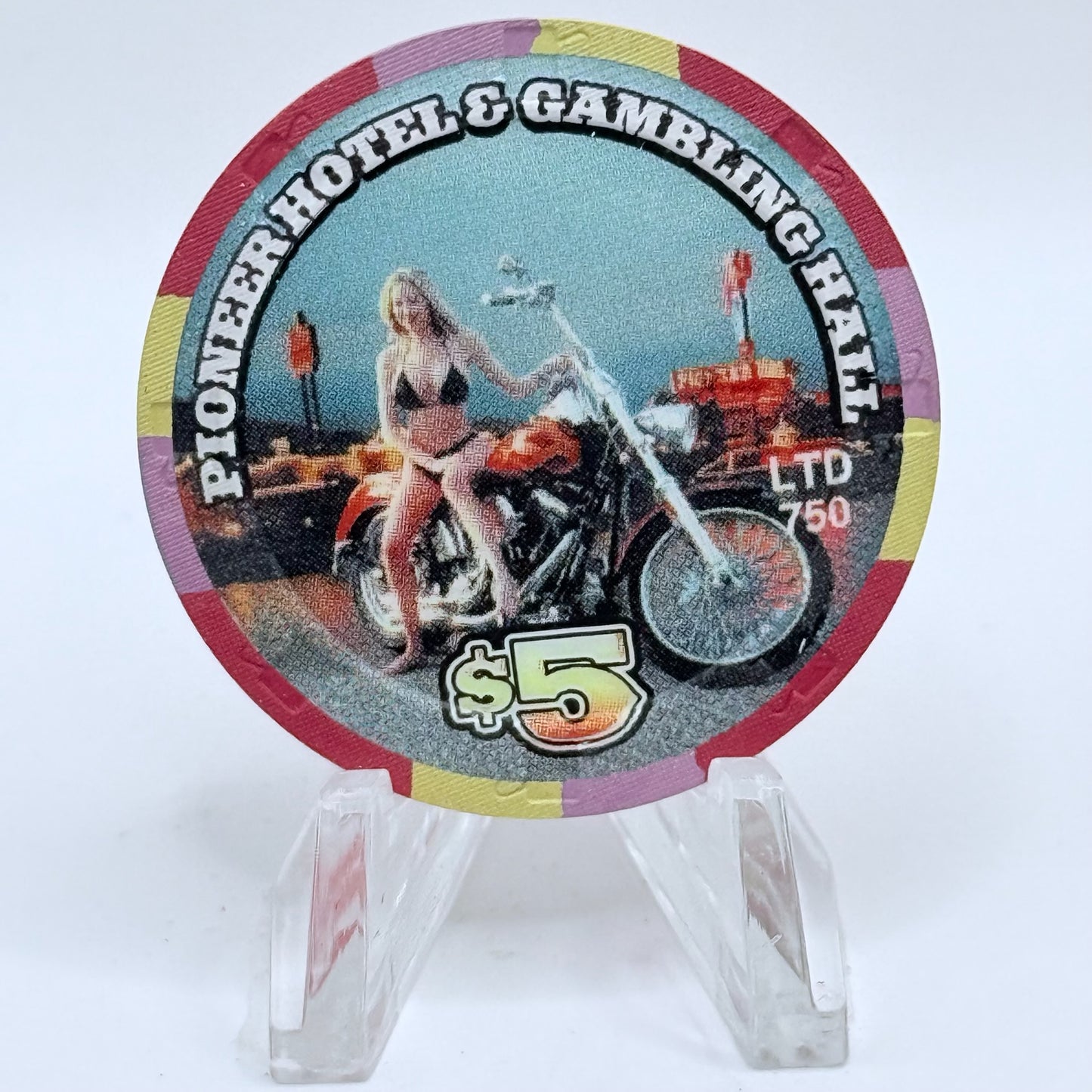 Pioneer Hotel & Gaming Hall Laughlin Nevada 2001 'River Run' LE $5 Casino Chip V7405