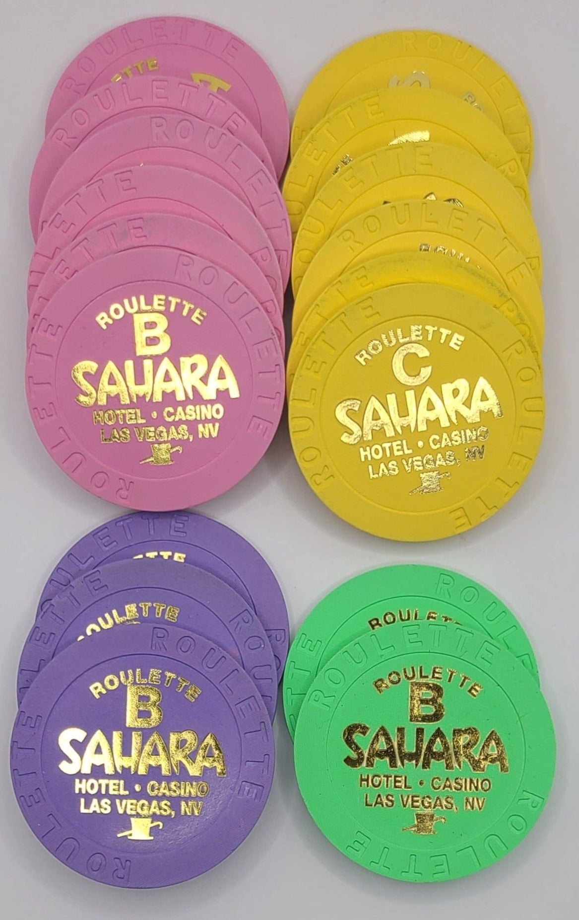 Sahara Hotel Casino Las Vegas NV  "Roulette " 17 Chip Bundle