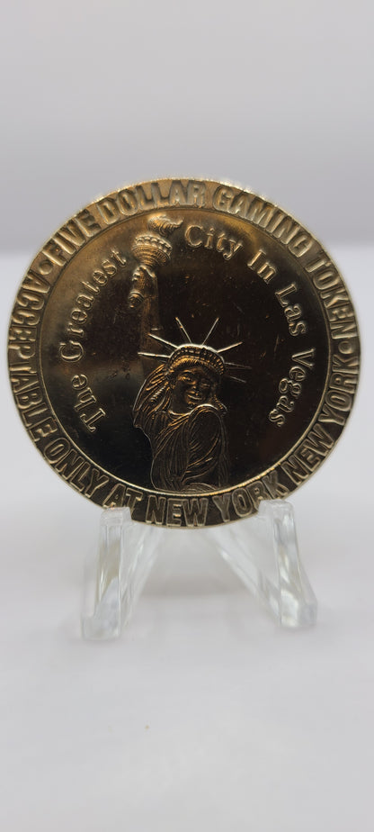 New York New York Hotel Casino Las Vegas NV "Statue of Liberty "1997 $5 Gaming Token