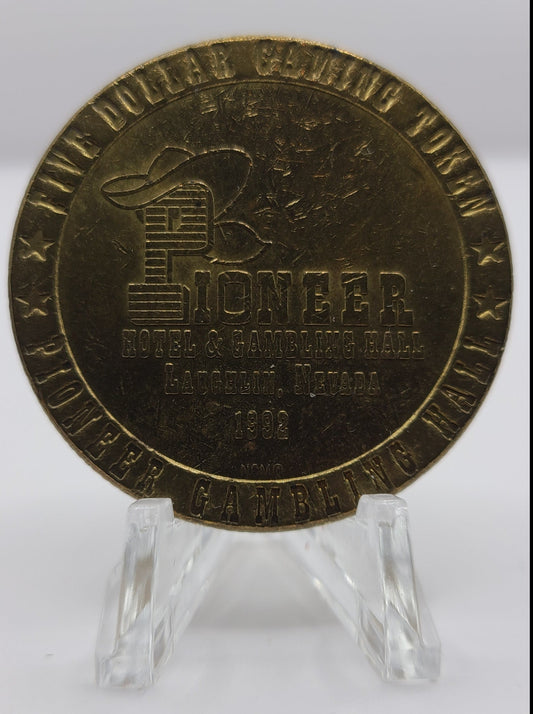 Pioneer Hotel Casino Laughlin NV 1992 $5 Gaming Token