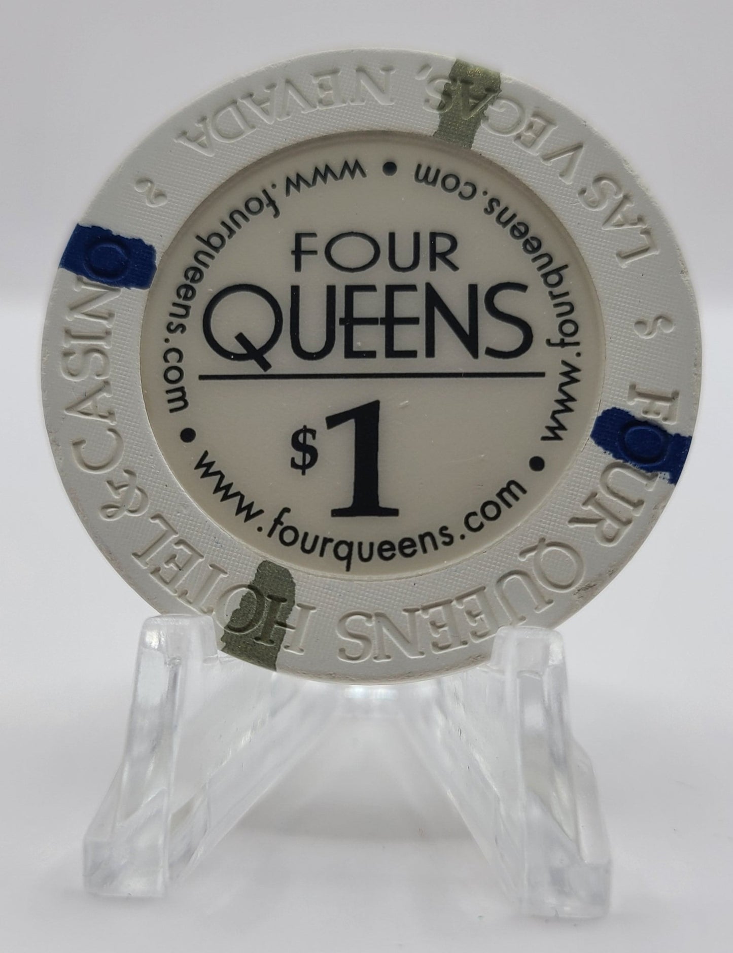 Four Queens Hotel Casino Las Vegas Nevada 2002 $1 Chip E0513