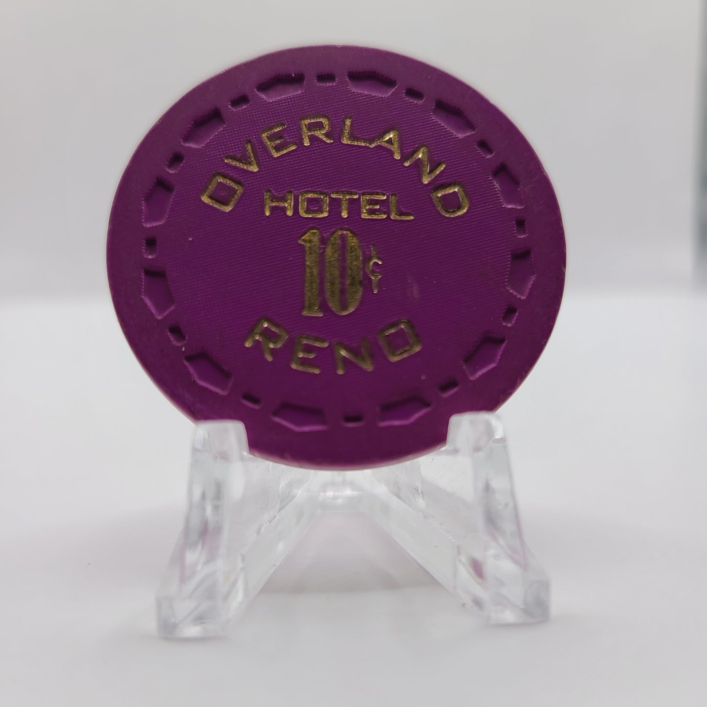 Overland Hotel Casino Reno Nevada $.10 Chip ( Worn)