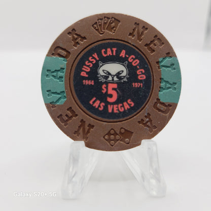 Pussycat a' Go-Go Casino Las Vegas Nevada 1995 $5 "Borland Imitation" Chip E7306 (Slight Warping)