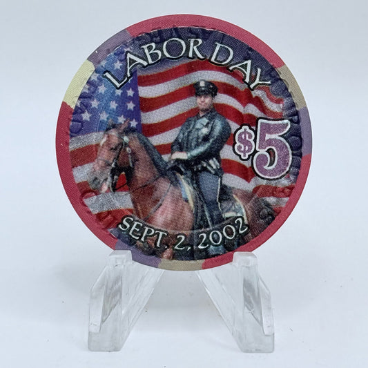 Four Queens Las Vegas Nevada 2002 'Labor Day' LE $5 Casino Chip E0545