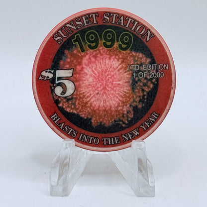 Sunset Station Henderson Nevada 1999 'Happy New Year' LE $5 Casino Chip V3493