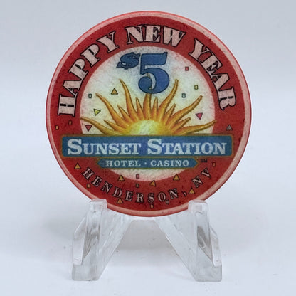 Sunset Station Henderson Nevada 1999 'Happy New Year' LE $5 Casino Chip V3493