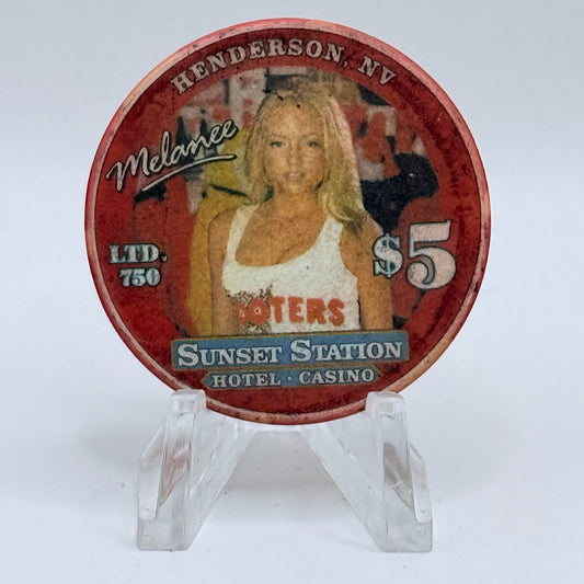 Sunset Station Henderson Nevada 2003 'Hooters Grand Opening - Melanee' LE $5 Casino Chip E2711