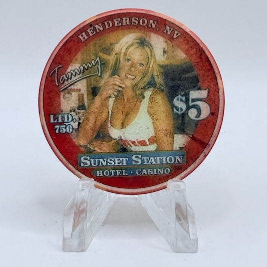 Sunset Station Henderson Nevada 2003 'Hooters Grand Opening - Tammy' LE $5 Casino Chip E2712