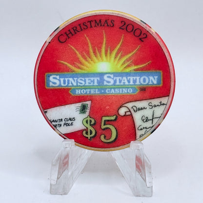 Sunset Station Henderson Nevada 2002 'Christmas' LE $5 Casino Chip E2718