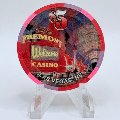 Fremont Las Vegas Nevada 2002 LE $5 Casino Chip E0596