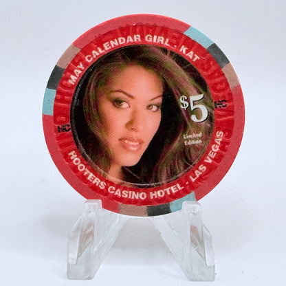 Hooters Casino Hotel Las Vegas Nevada 2007 'May Calendar Girl - Kat' Series 5 LE $5 Casino Chip E5896