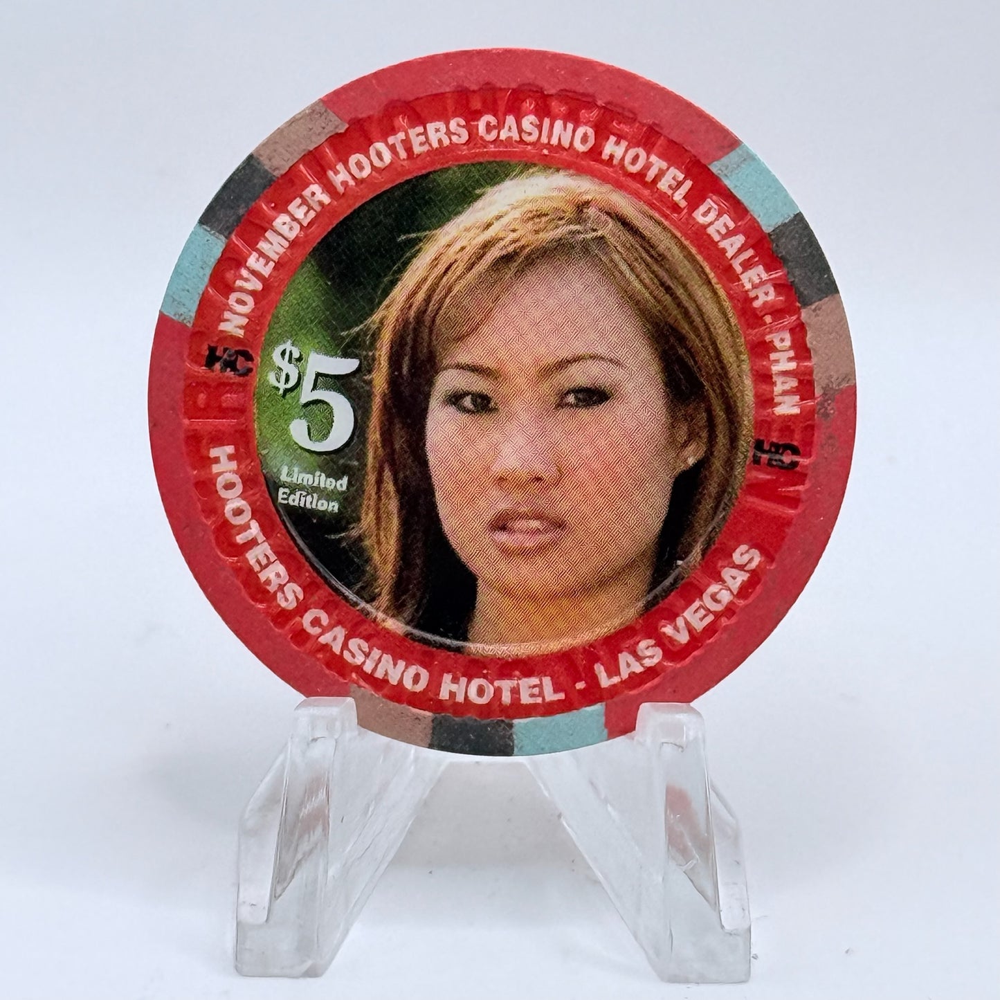 Hooters Casino Hotel Las Vegas Nevada 2007 'November - Pham' Series 5 LE $5 Casino Chip E5897