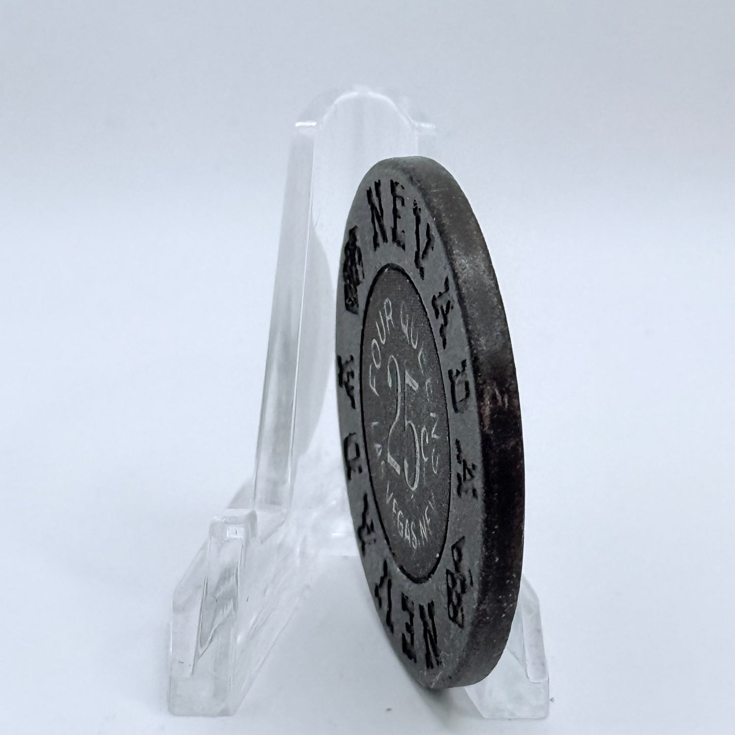 Four Queens Las Vegas Nevada 1970s $0.25 Casino Chip N6089