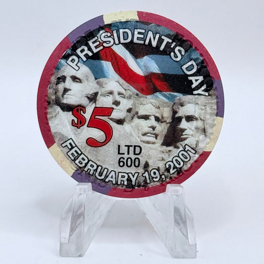 Four Queens Las Vegas Nevada 2000 'President's Day' LE $5 Casino Chip V7587