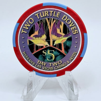 Harrah's Las Vegas Nevada 2002 'Second Day Of Christmas - Two Turtle Doves' LE $5 Casino Chip E0956