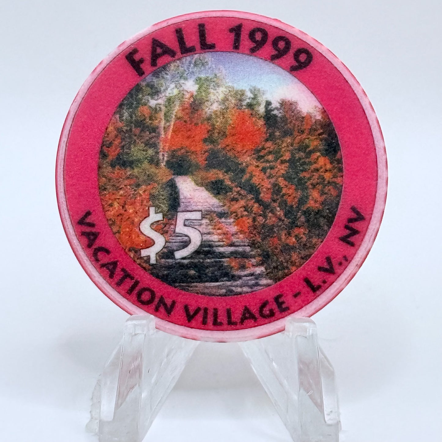 Vacation Village Las Vegas Nevada 1999 'Fall' LE $5 Casino Chip V3624