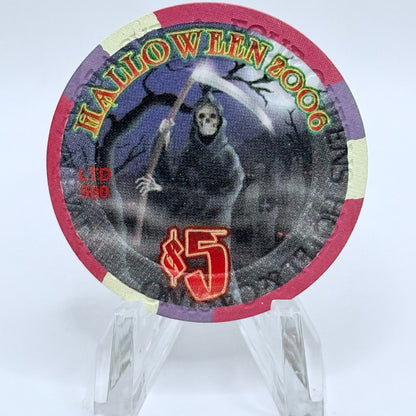 Four Queens Las Vegas Nevada 2006 'Halloween' LE $5 Casino Chip E5946