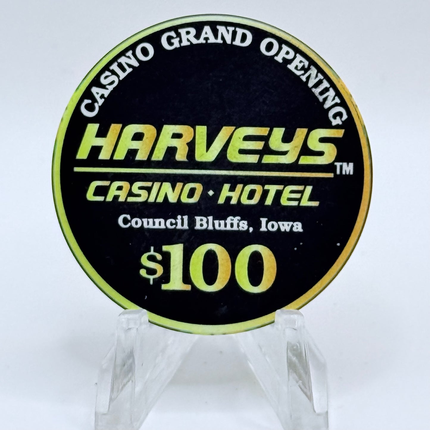Harvey's Council Bluffs Iowa 1996 'Grand Opening' LE $100 Casino Chip