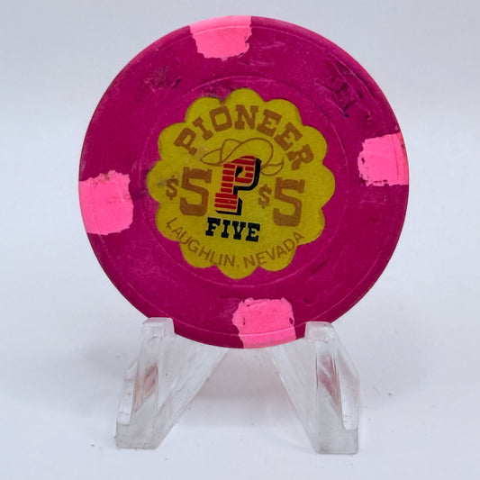 Pioneer Hotel & Gaming Hall Laughlin Nevada 1980 $5 Casino Chip N6954