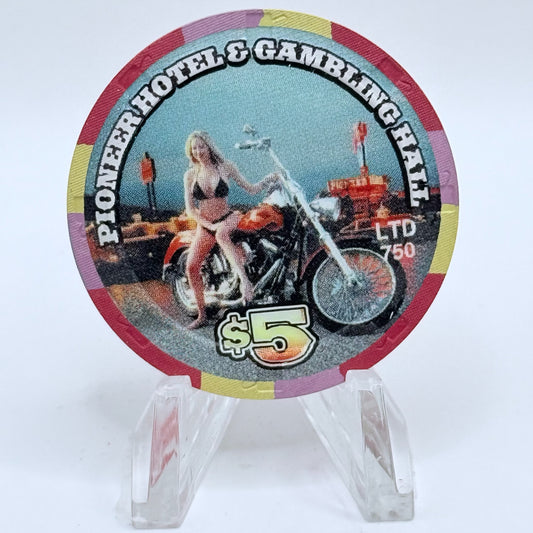 Pioneer Hotel & Gaming Hall Laughlin Nevada 2001 'River Run' LE $5 Casino Chip V7405