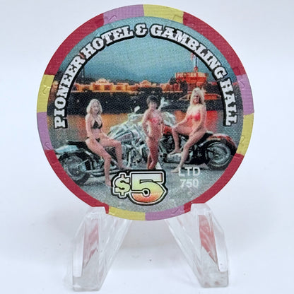 Pioneer Hotel & Gaming Hall Laughlin Nevada 2001 'River Run' LE $5 Casino Chip V7403