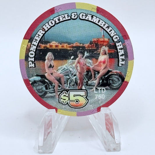 Pioneer Hotel & Gaming Hall Laughlin Nevada 2001 'River Run' LE $5 Casino Chip V7403