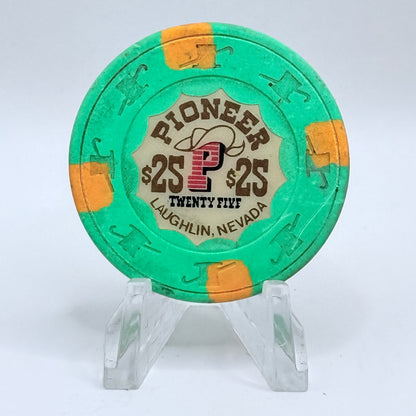 Pioneer Hotel & Gaming Hall Laughlin Nevada 1983 $25 Casino Chip N2394