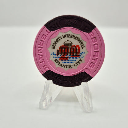 Resorts International Casino Atlantic City New Jersey $2.50 Chip *Circulated