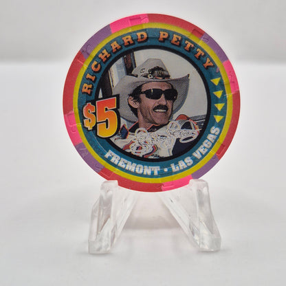 Fremont Hotel Casino Las Vegas Nevada 2001 'Richard Petty' $5 Casino Chip V7071