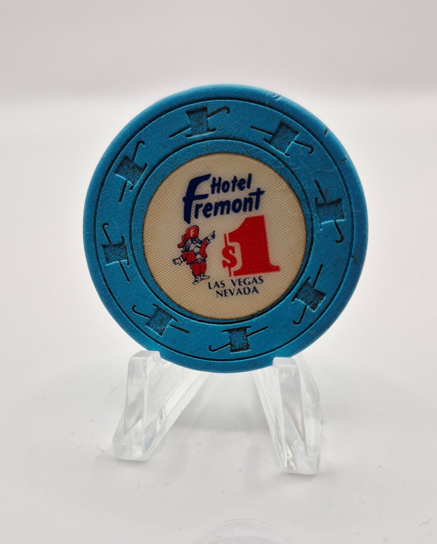 Fremont Hotel Casino Las Vegas Nevada $1 Casino Chip N1641 "worn"