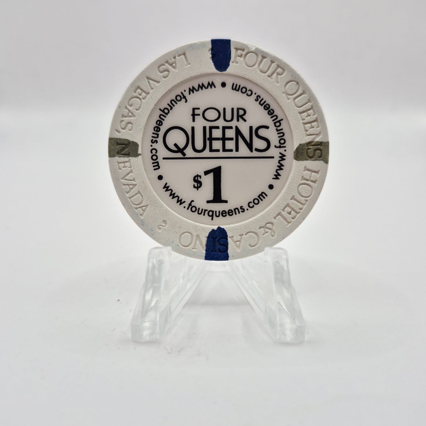 Four Queens Hotel Casino Las Vegas Nevada 2002 $1 Casino Chip E0513