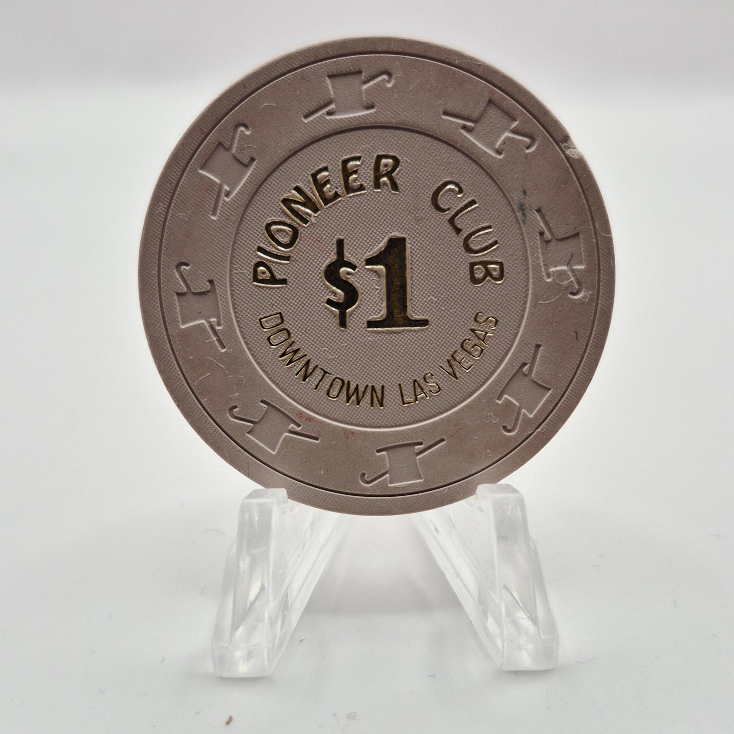 Pioneer Club Casino Las Vegas Nevada 1983 $1 Casino Chip N2892