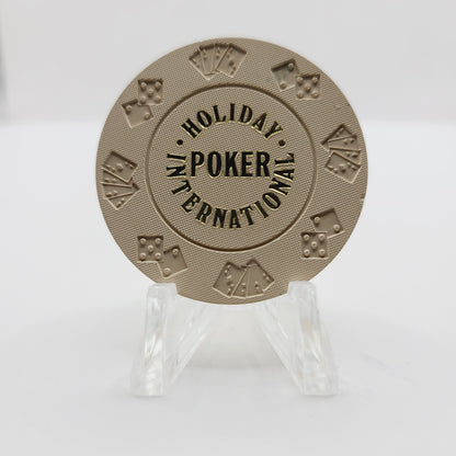 Holiday International Hotel Casino Beige 1977 POKER Casino Chip N8588