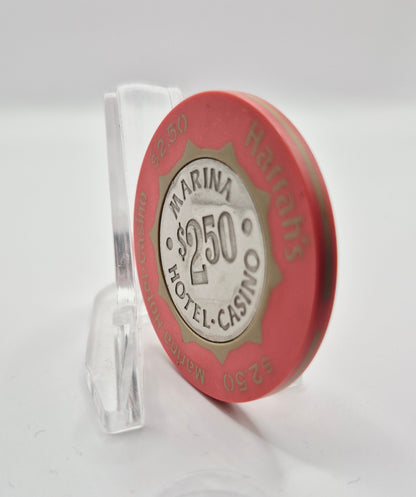 Harrah's Marina Hotel Casino Atlantic City New Jersey $2.50 Casino Chip