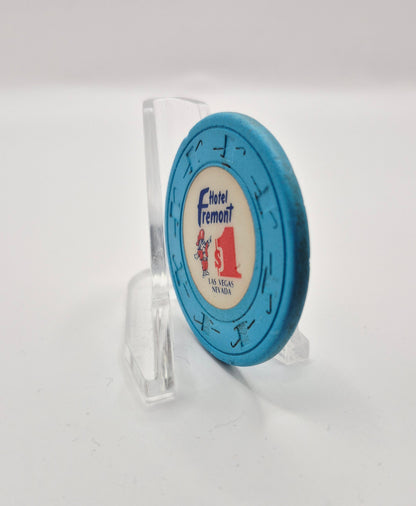 Fremont Hotel Casino Las Vegas Nevada $1 Casino Chip N1641 "worn"